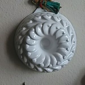 White Heavy Clay Mold Vintage Decor